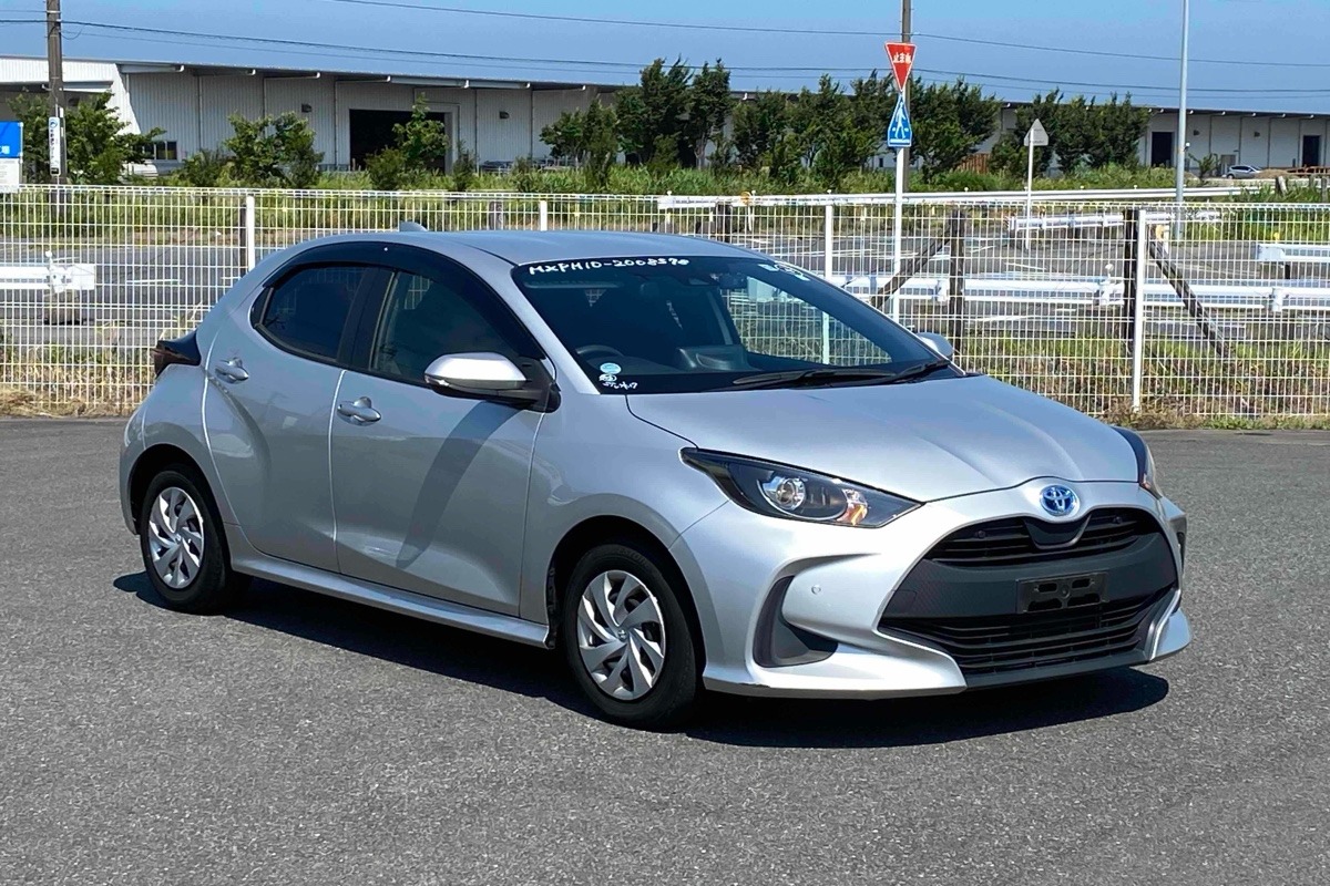 2020 Toyota Yaris Hybrid X Carousel 9
