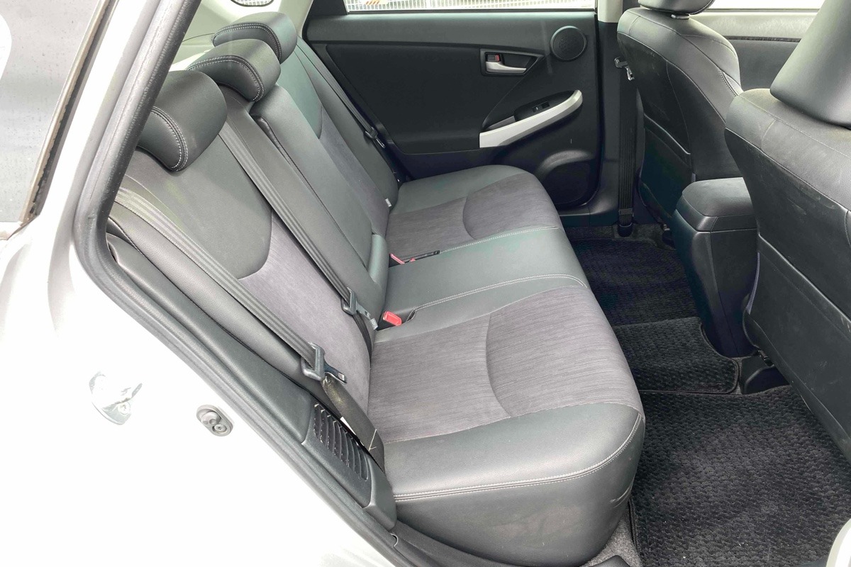 2012 Toyota Prius Carousel 2