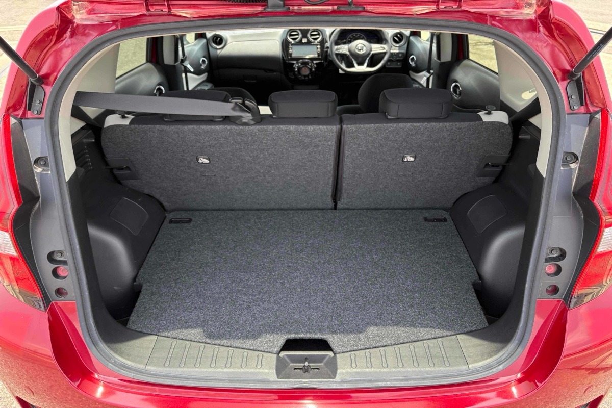 2017 Nissan Note E-POWER X Carousel 2