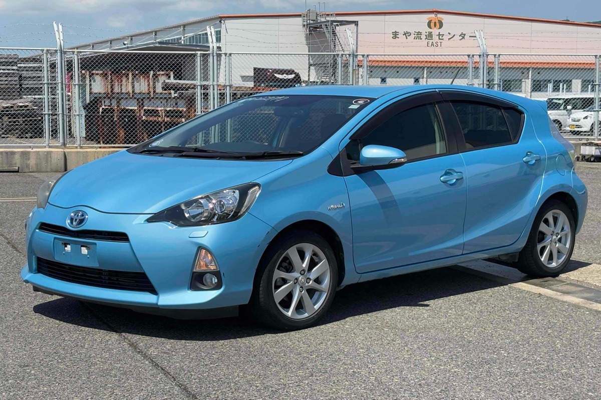 2013 Toyota Aqua Carousel 8