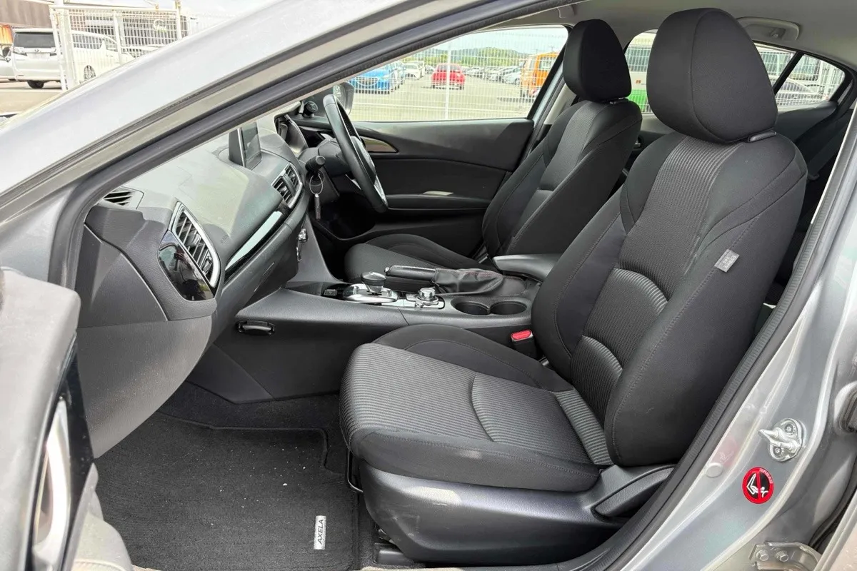 2014 Mazda Axela HYBRID Carousel 2