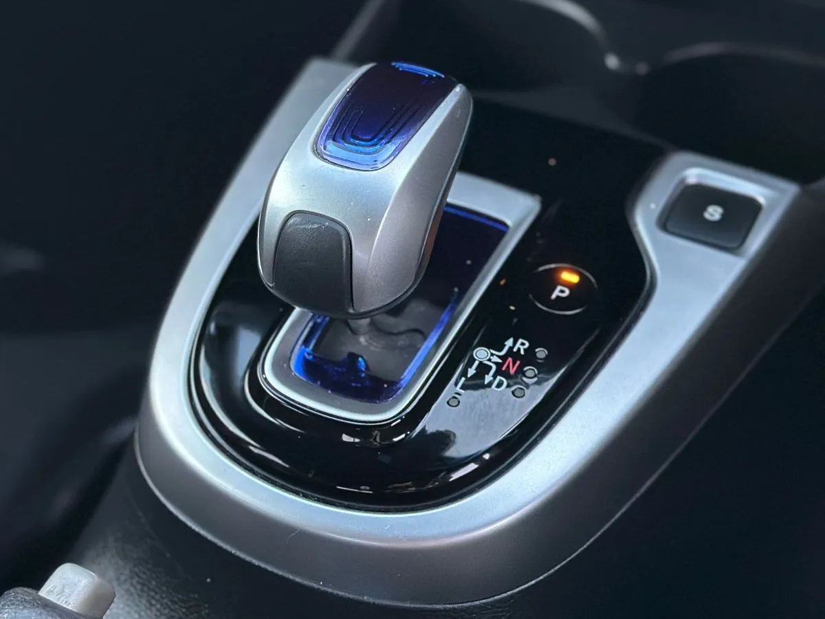 2013 Honda Fit Hybrid Carousel 3