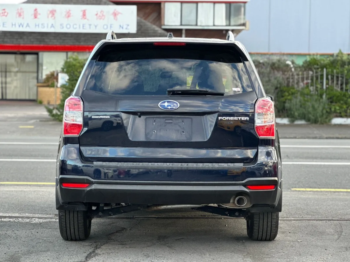 2014 Subaru Forester Carousel 9