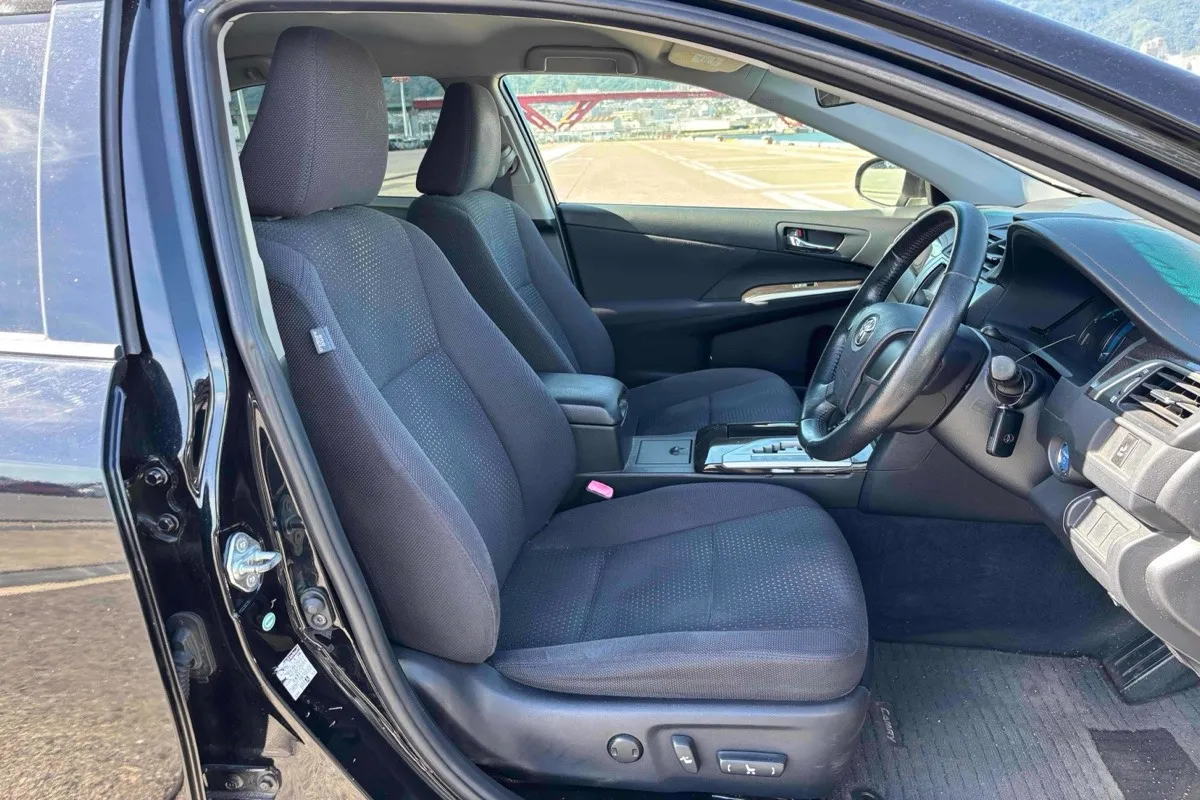 2012 Toyota Camry HYBRID G Carousel 8