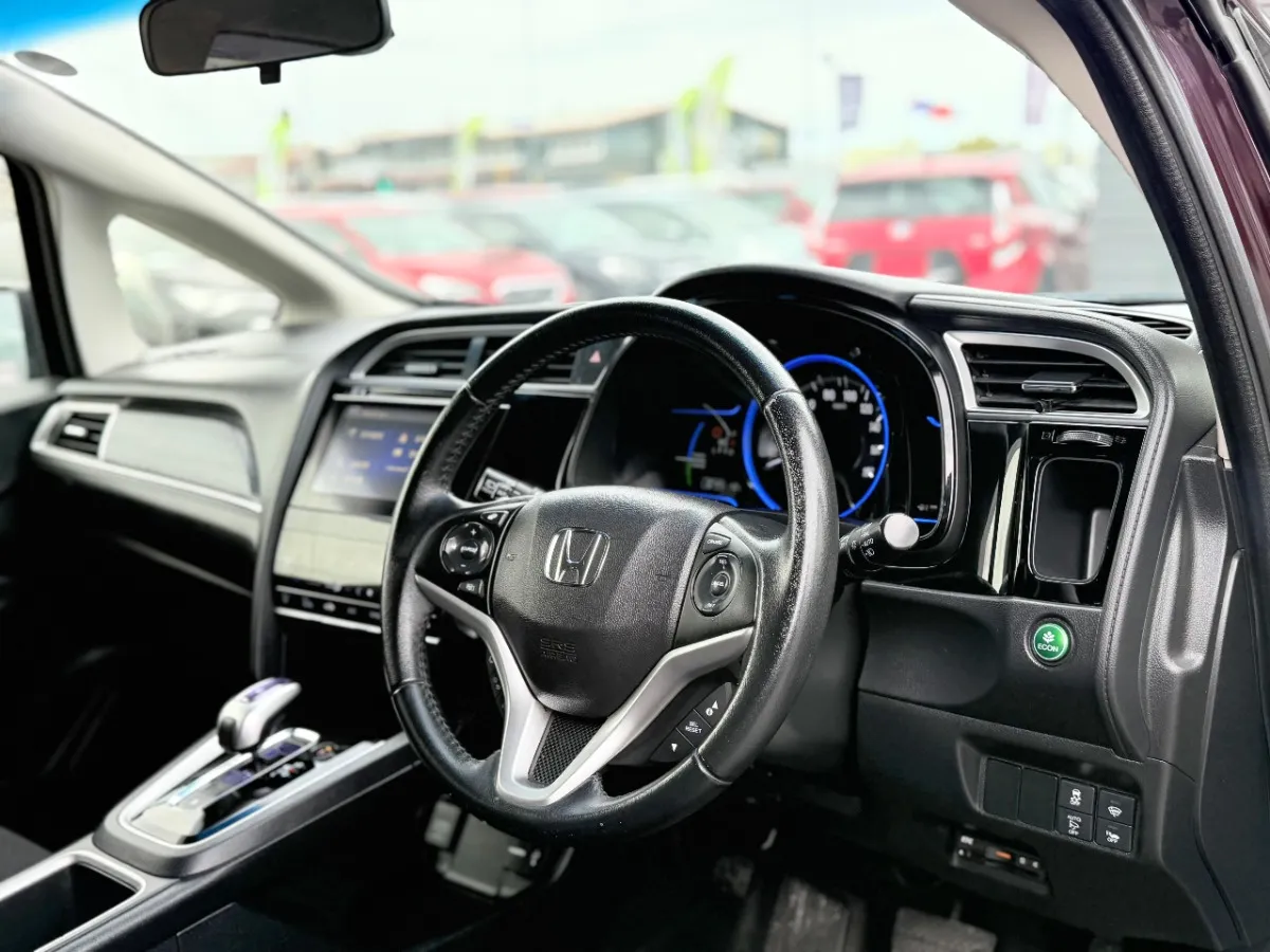 2015 Honda Fit Shuttle Carousel 6