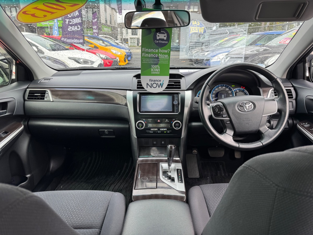 2013 Toyota Camry HYBRID G PACKAGE Carousel 3