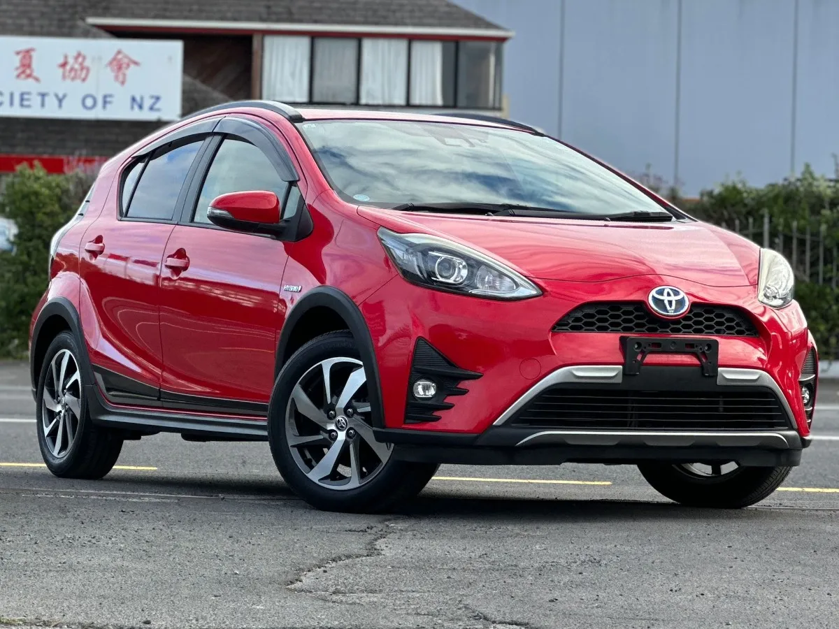 2017 Toyota Aqua CROSSOVER Hybrid *Leather*