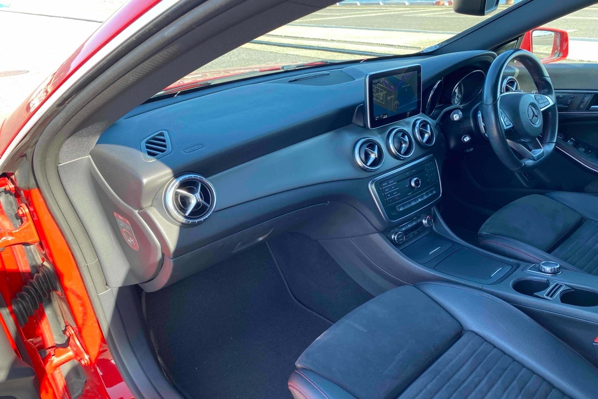 2015 Mercedes-Benz CLA 180 