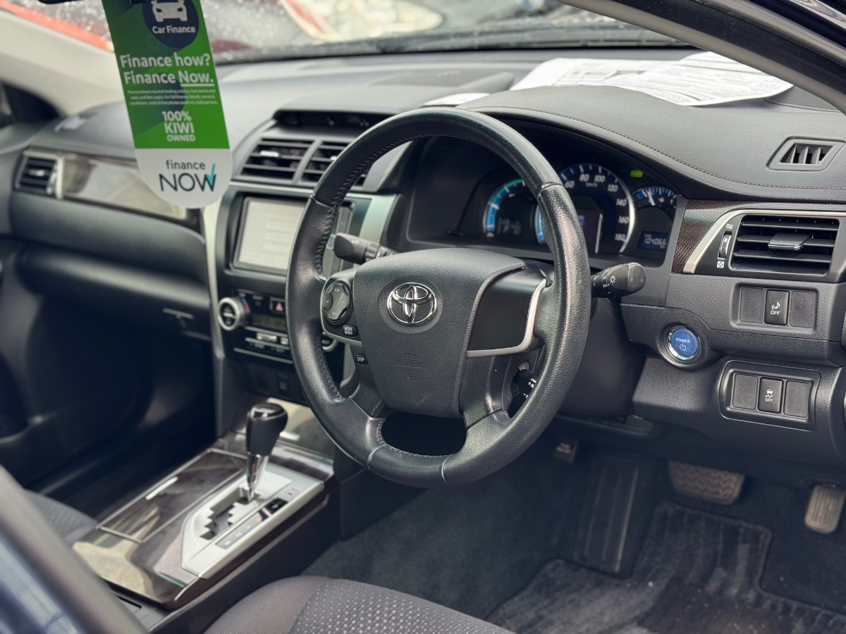 2013 Toyota Camry HYBRID G PACKAGE Carousel 2