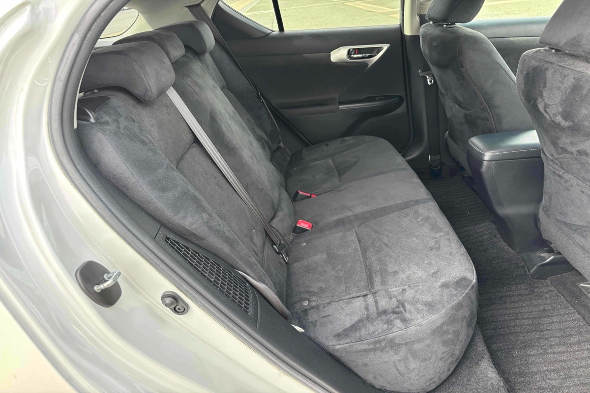 2012 Lexus CT 200h HYBRID Carousel 5