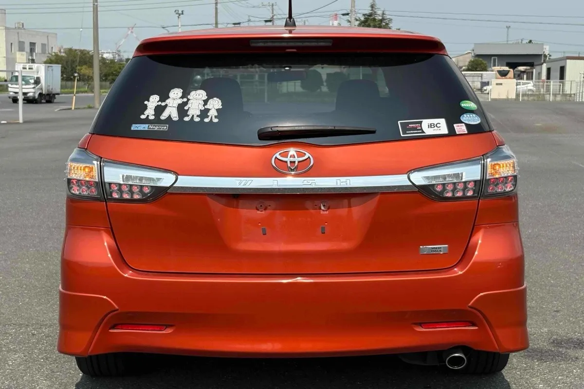 2012 Toyota Wish 2.0 Z PACKAGE Carousel 4