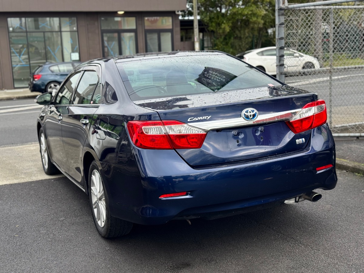 2013 Toyota Camry HYBRID G PACKAGE Carousel 4