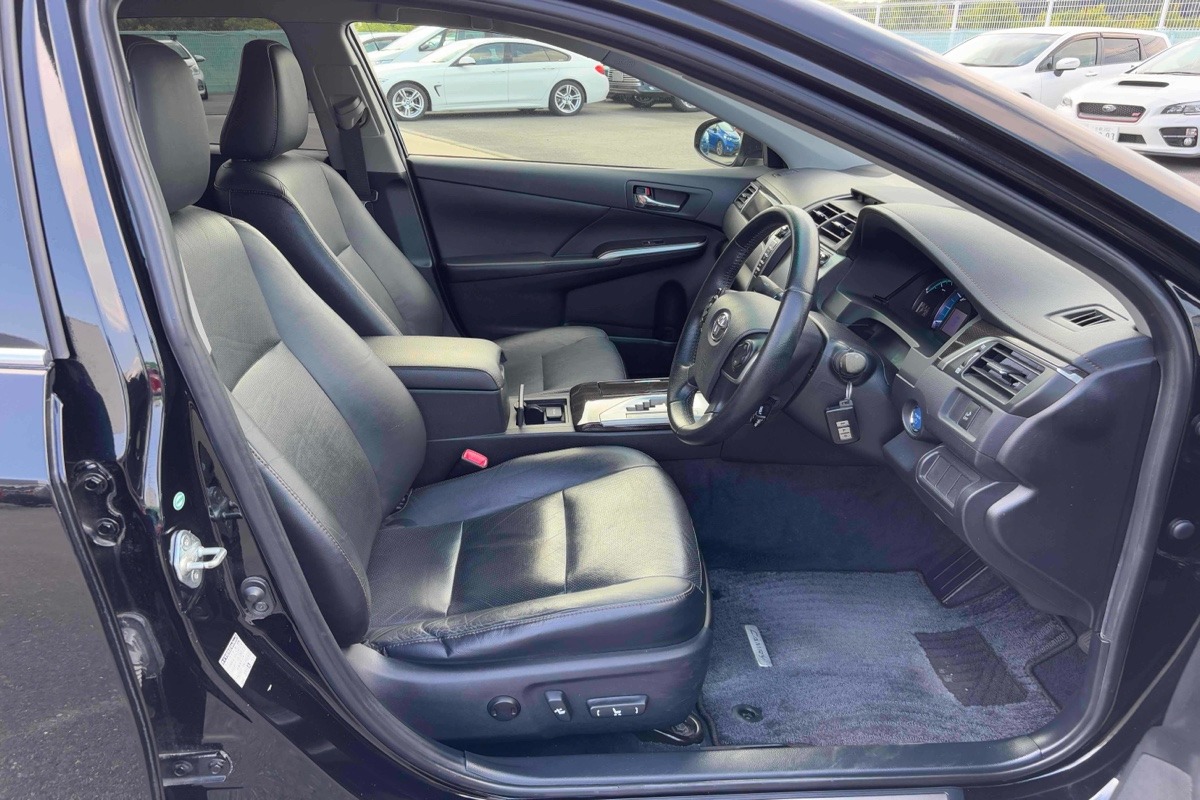 2012 Toyota Camry  Carousel 2