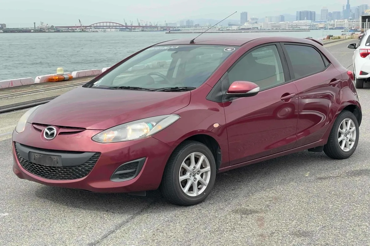2013 Mazda Demio SKYACTIVE Carousel 2