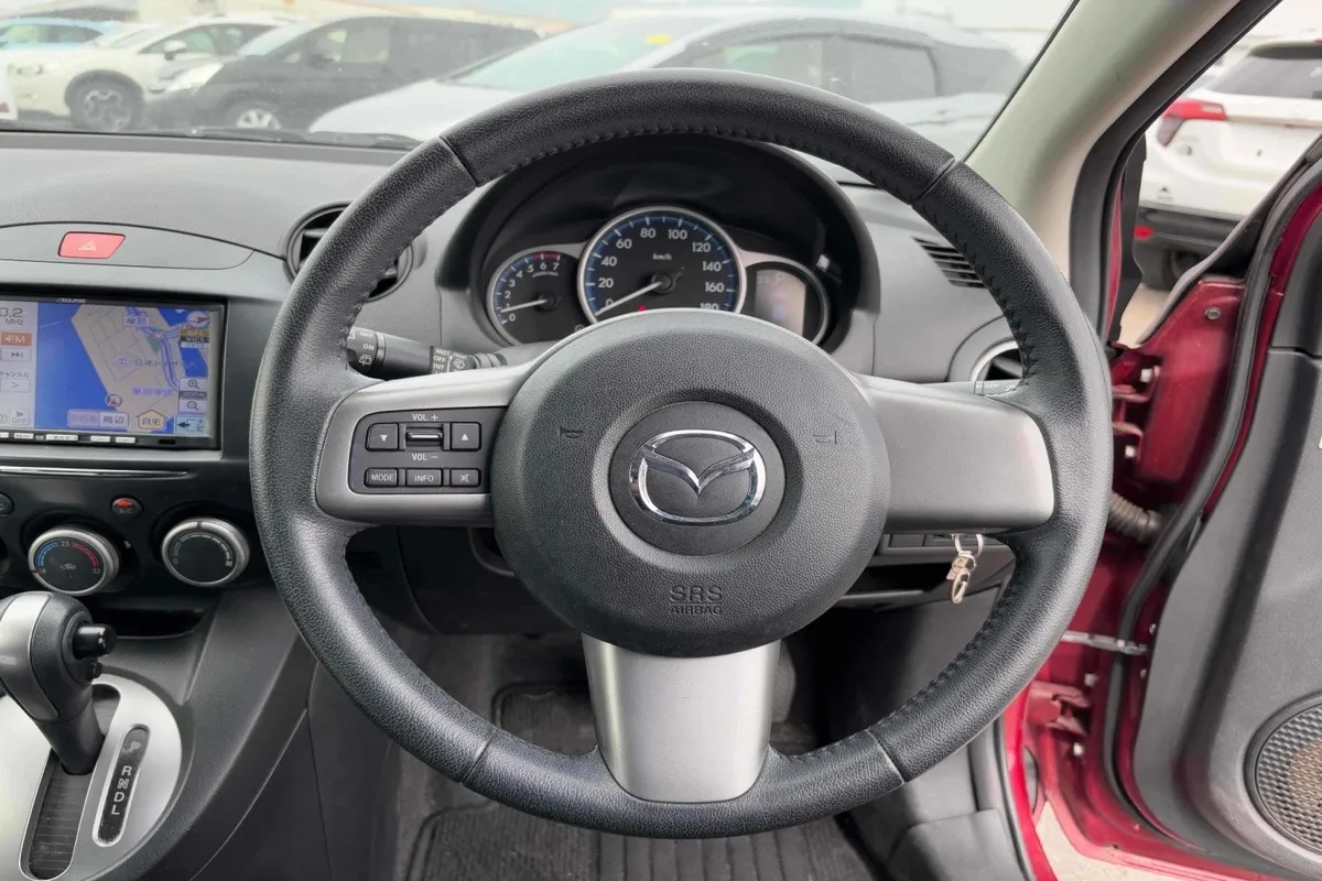 2013 Mazda Demio SKYACTIVE Carousel 7