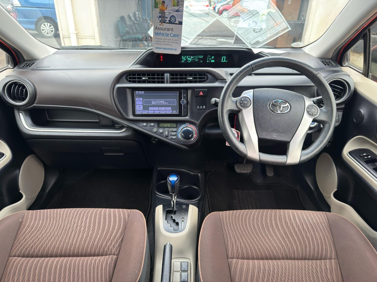 2013 Toyota Aqua Hybrid G Carousel 6