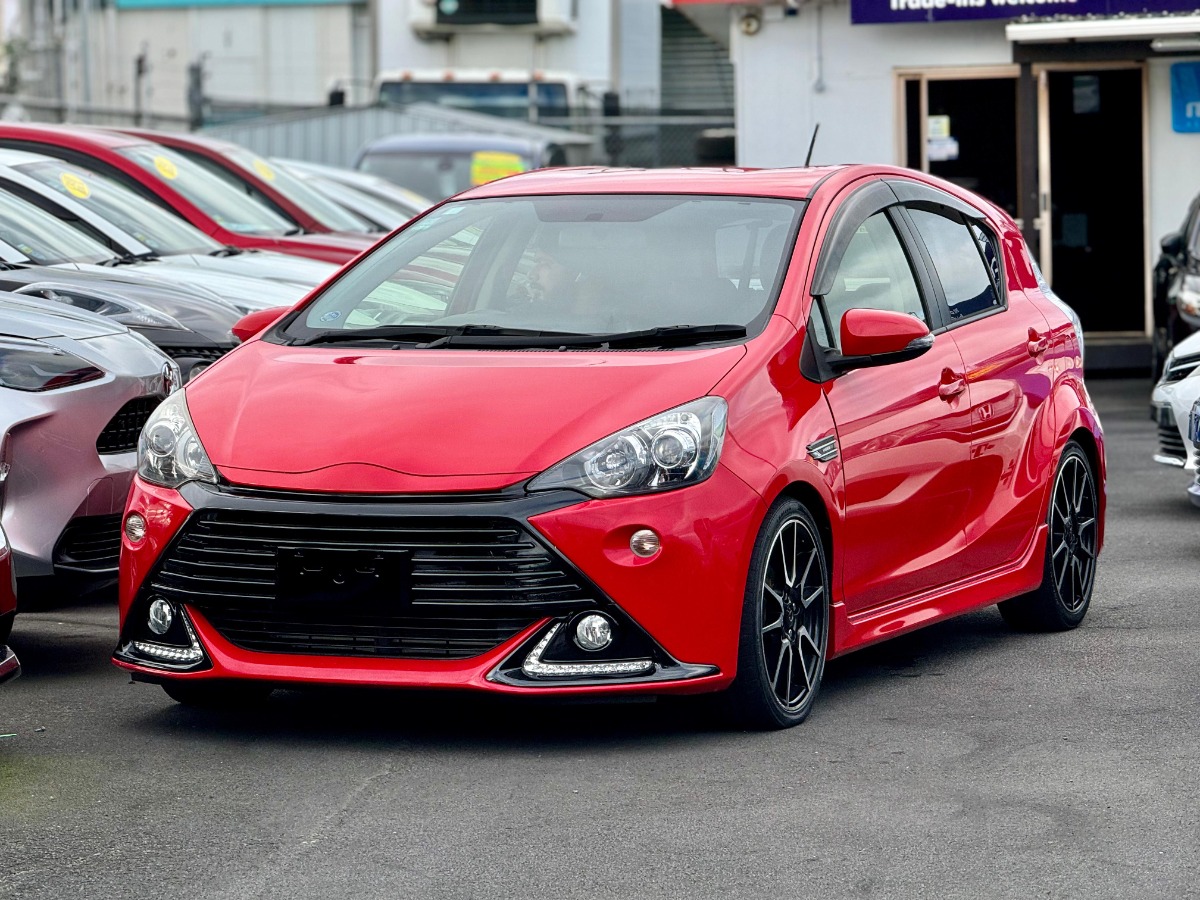 2014 Toyota Aqua  Carousel 3