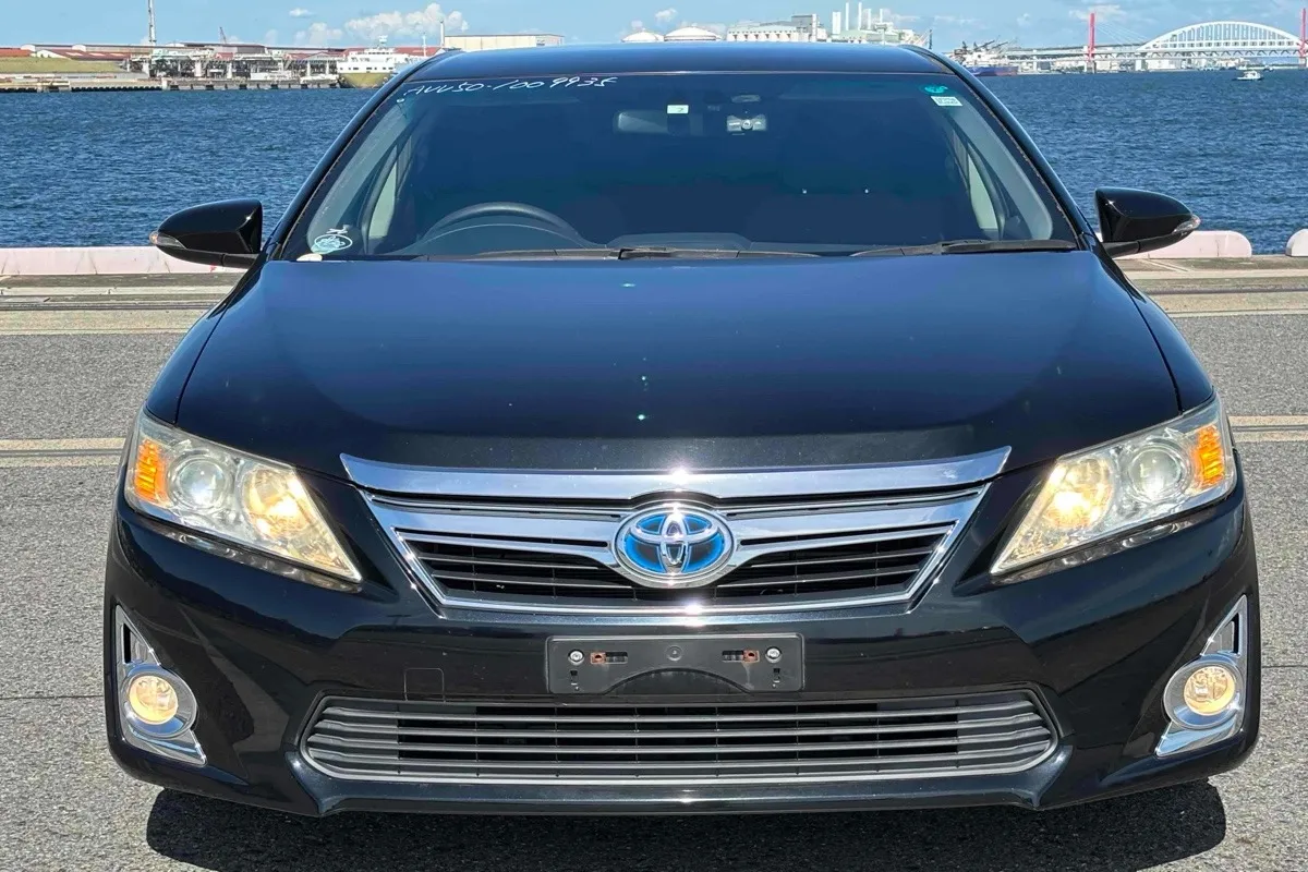 2012 Toyota Camry HYBRID G Carousel 1
