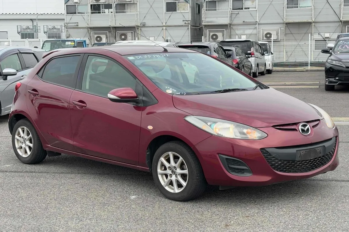 2013 Mazda Demio SKYACTIVE