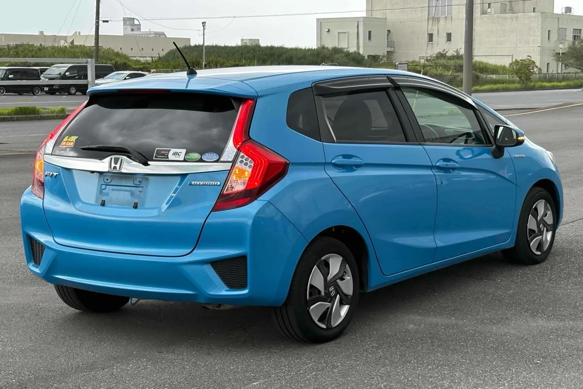2013 Honda Fit HYBRID L PACKAGE Carousel 3
