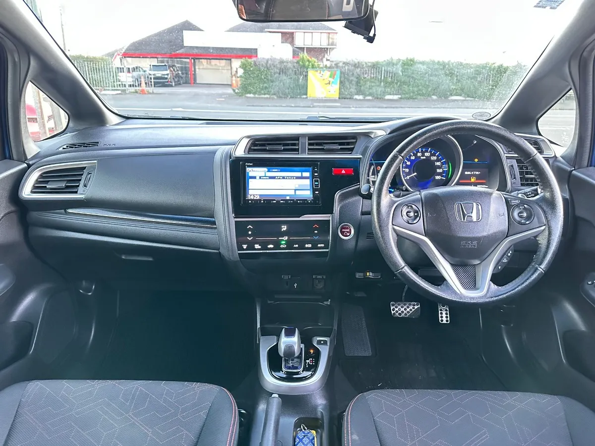 2013 Honda Fit Hybrid Carousel 6