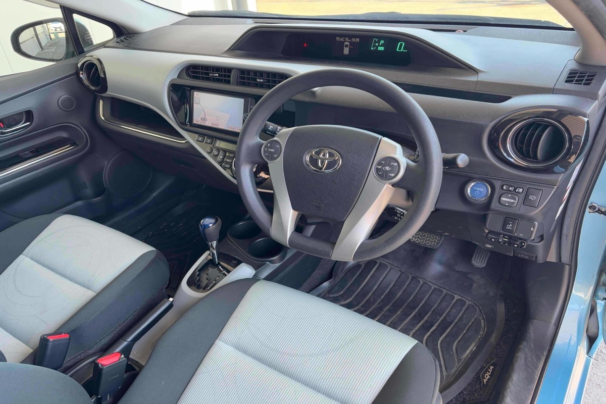2013 Toyota Aqua Carousel 5