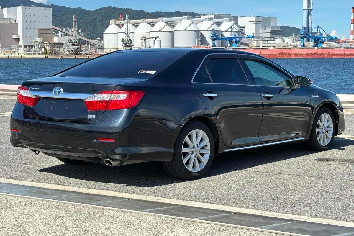 2012 Toyota Camry HYBRID G Carousel 3