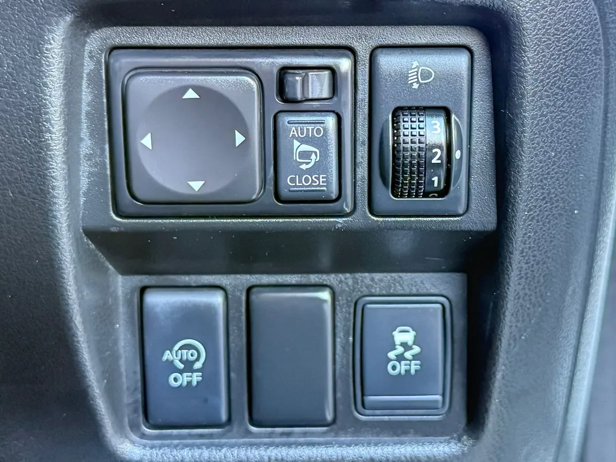 2014 Nissan Juke 15RX *PERSONALIZE PKG* Carousel 9