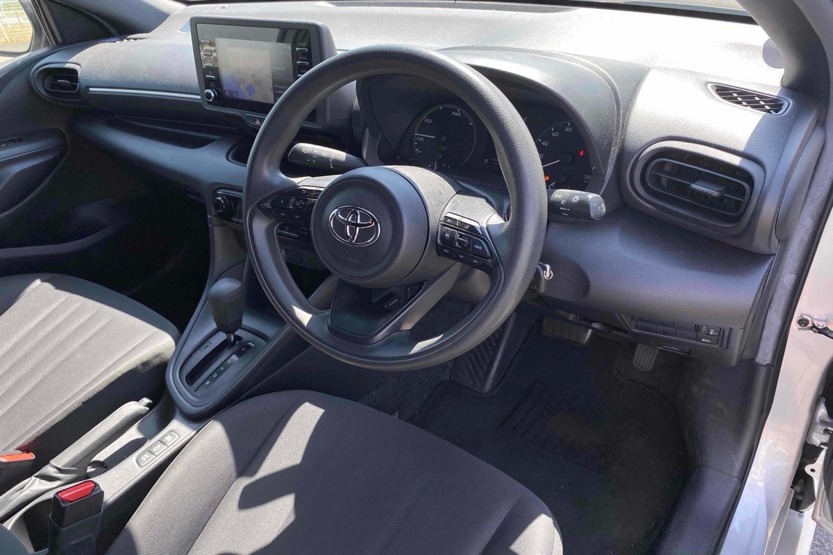2020 Toyota Yaris Hybrid X Carousel 5