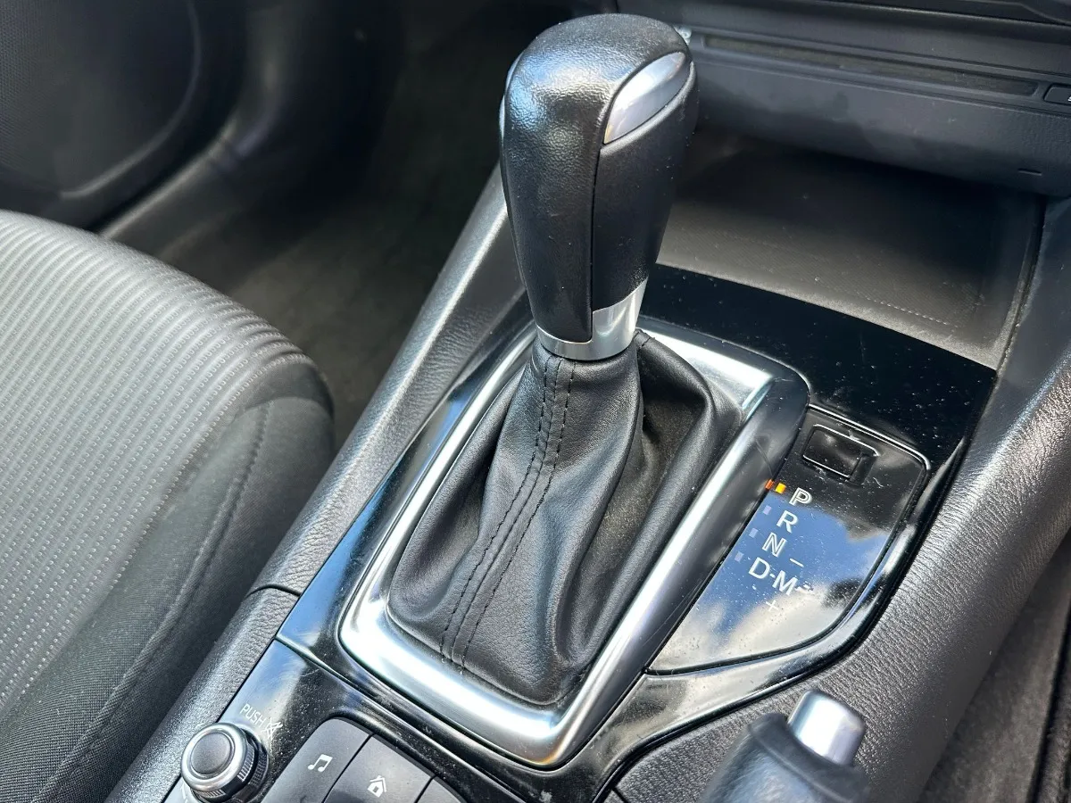 2014 Mazda Axela Skyactiv Carousel 6