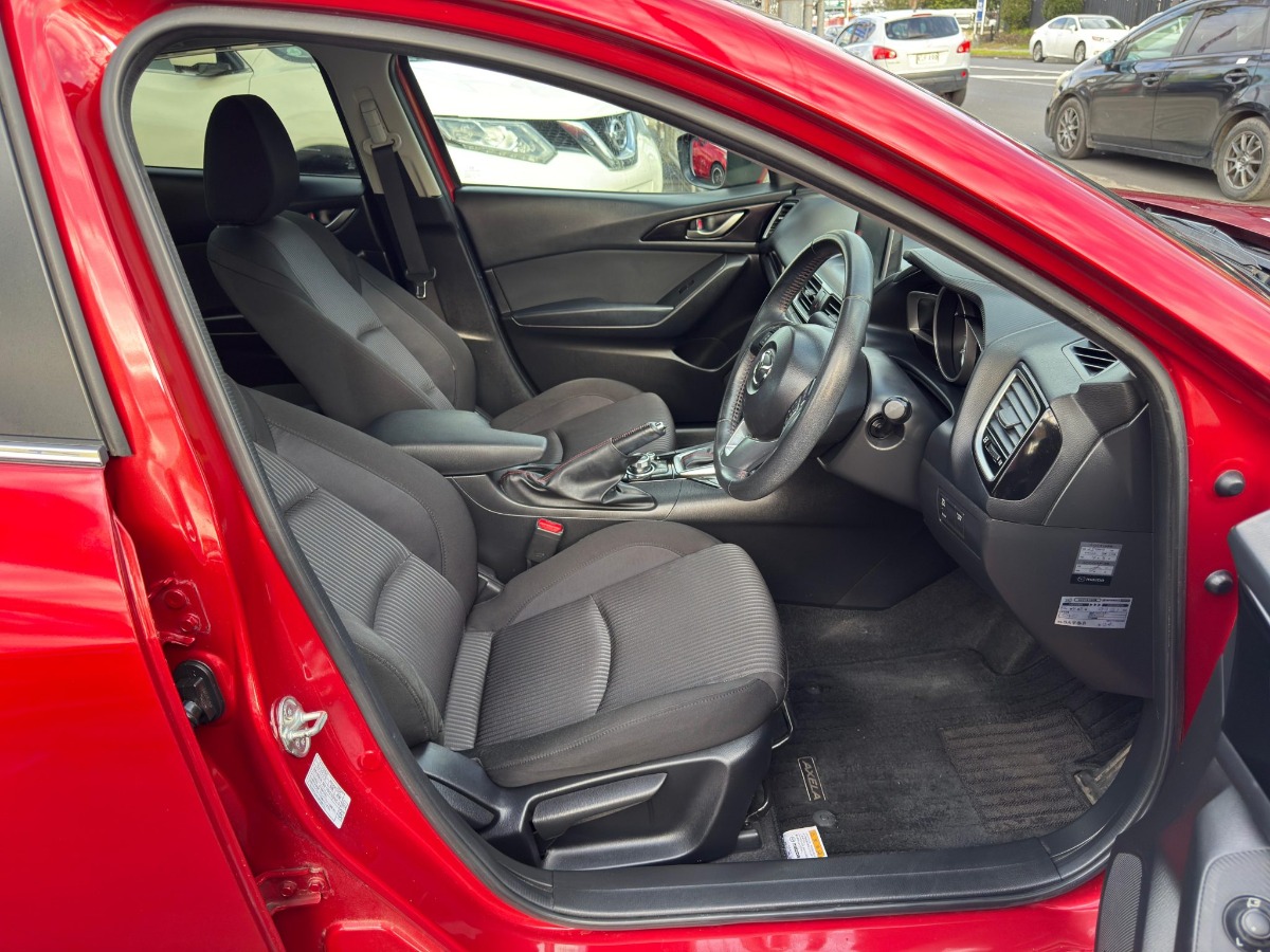 2014 Mazda Axela Carousel 6