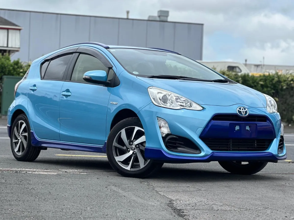 2017 Toyota Aqua X Urban
