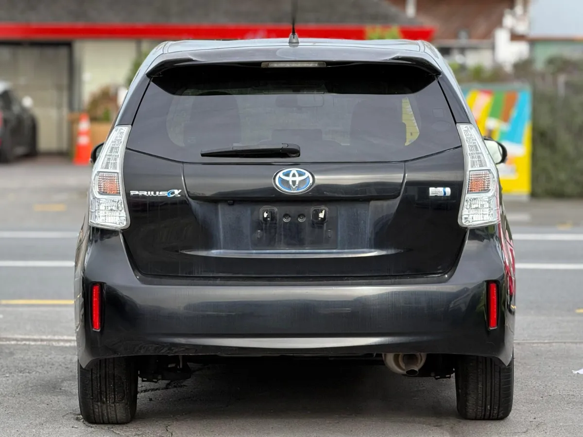 2012 Toyota Prius Alpha S *7-Seater* Carousel 4