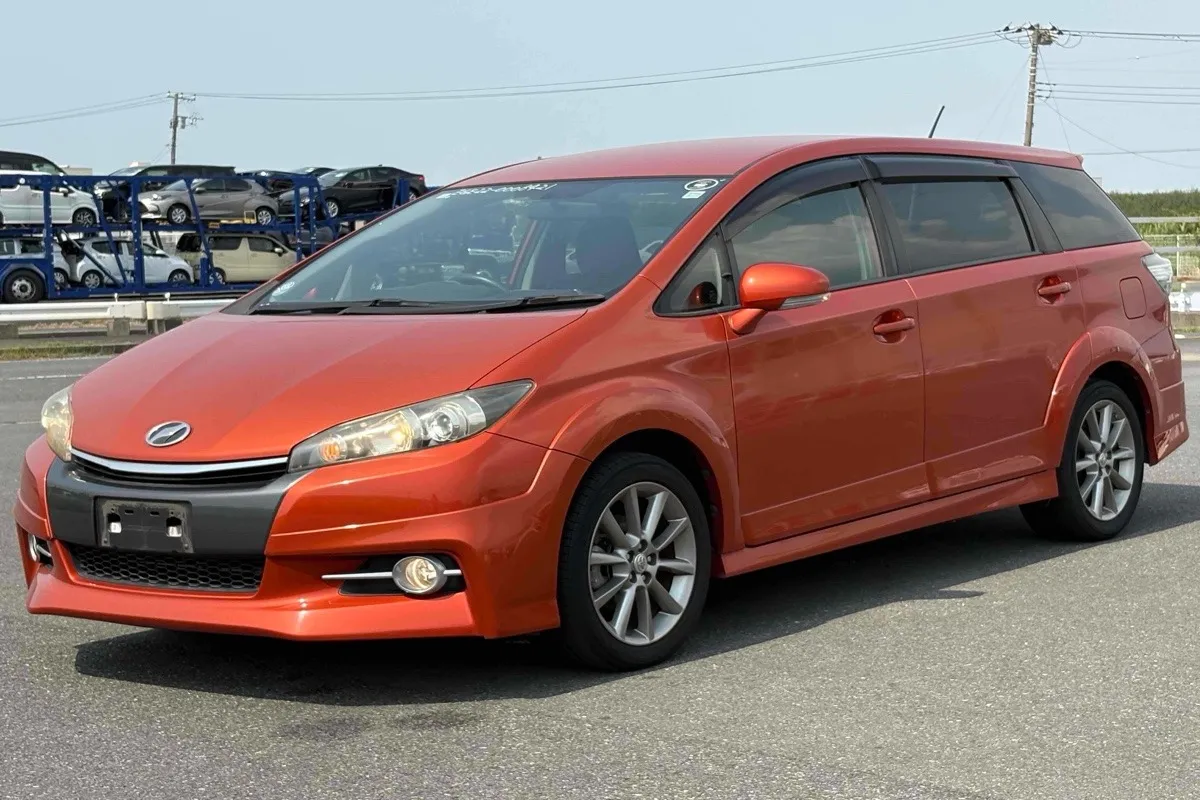 2012 Toyota Wish 2.0 Z PACKAGE Carousel 2