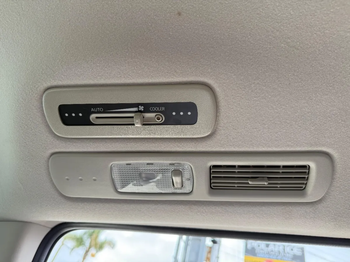 2016 Nissan Serena Highway Star Carousel 9