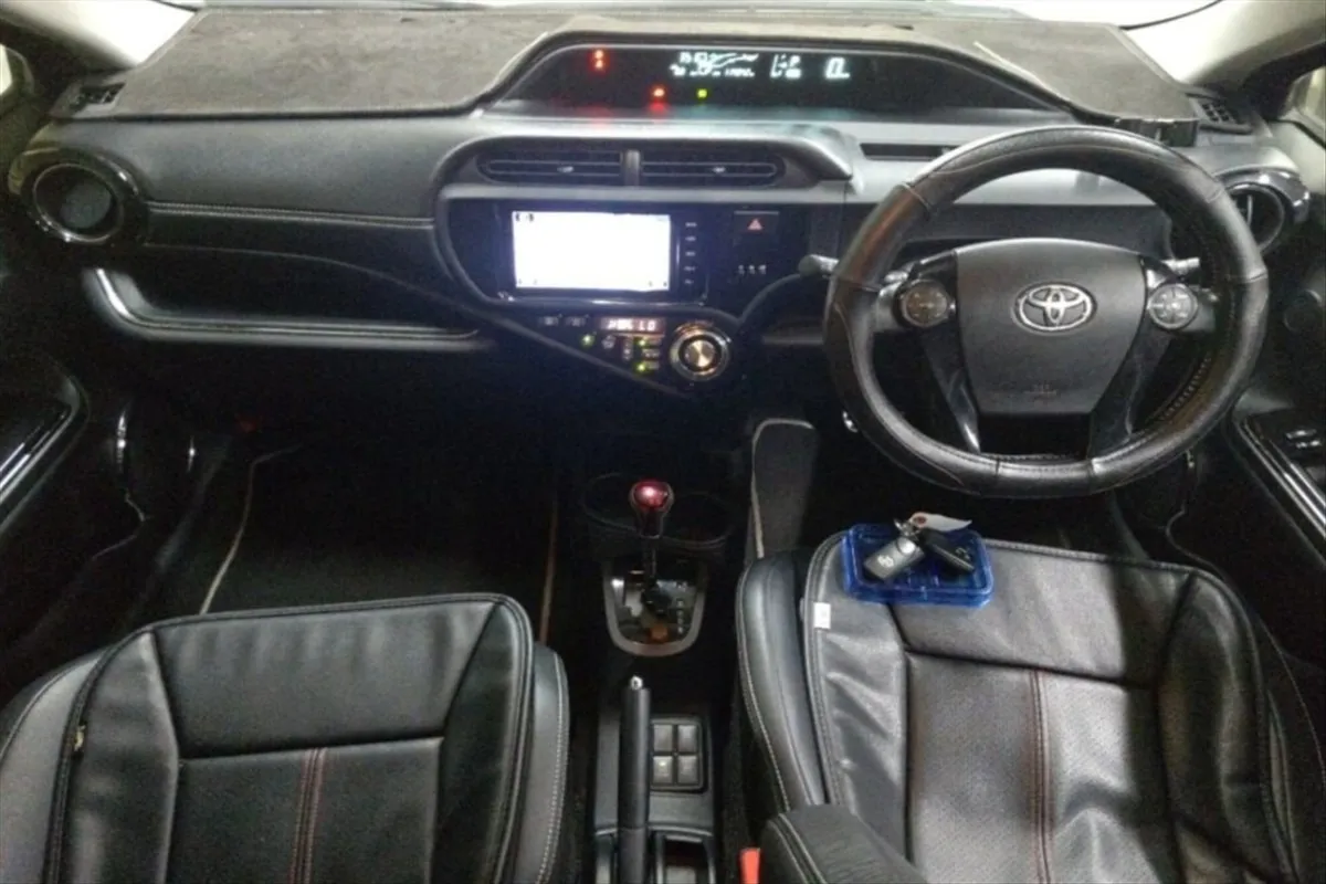 2014 Toyota Aqua HYBRID G GS Carousel 2
