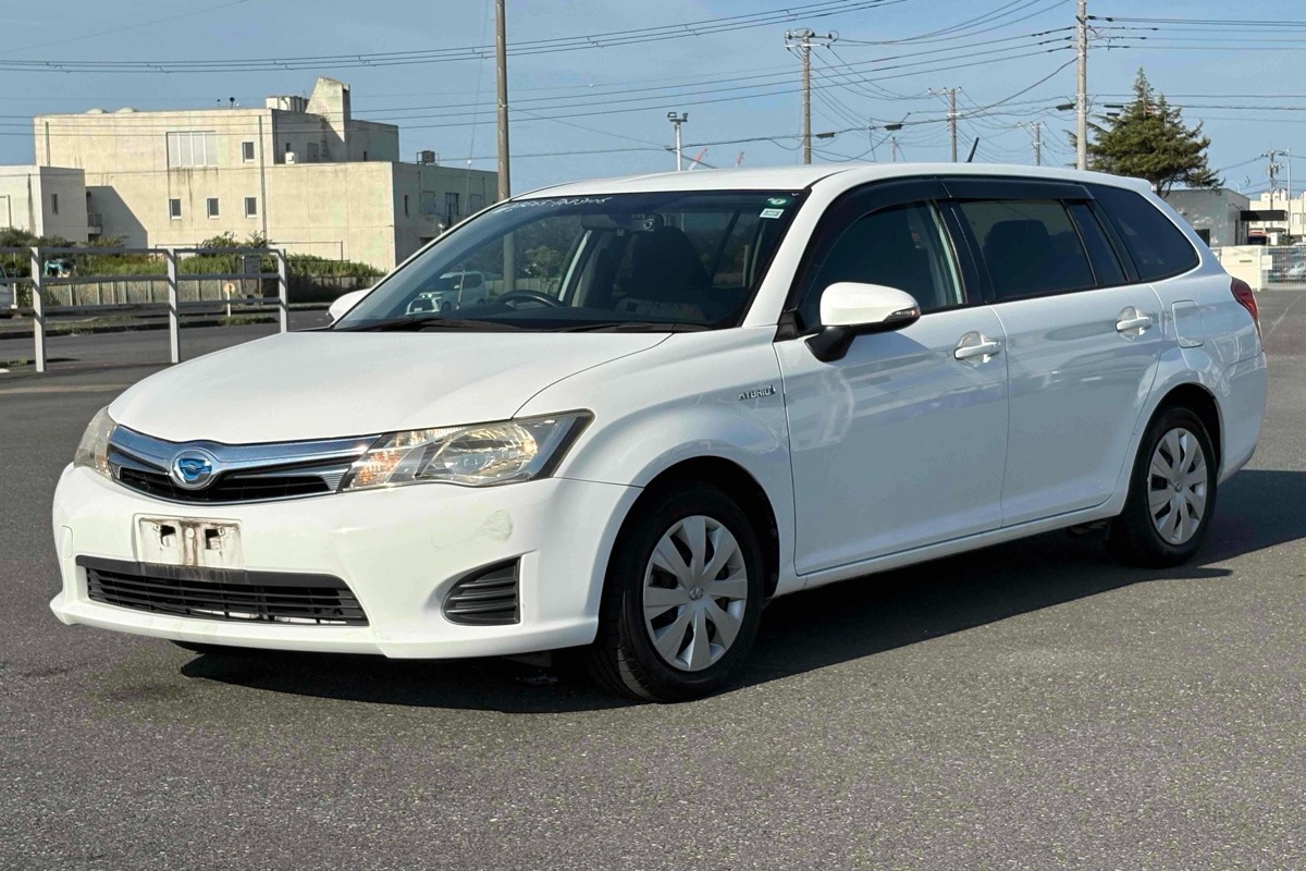 2014 Toyota Corolla Fielder HYBRID Carousel 3