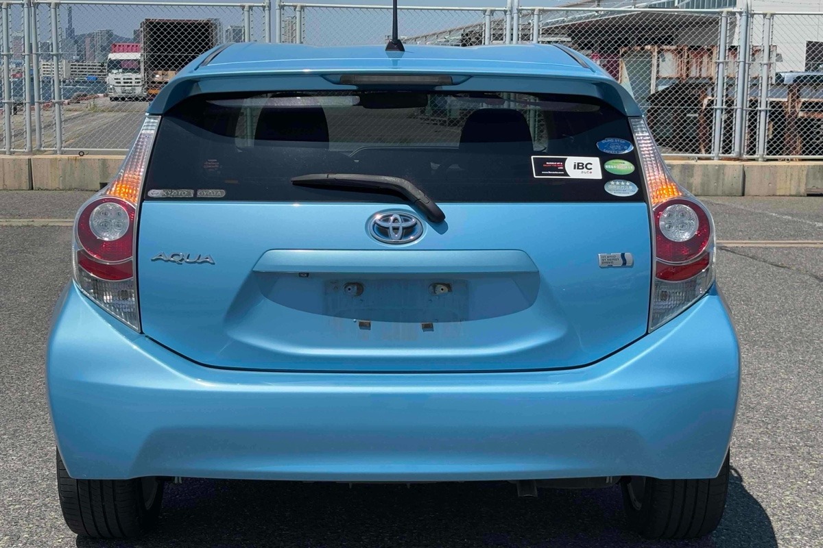2013 Toyota Aqua Carousel 6