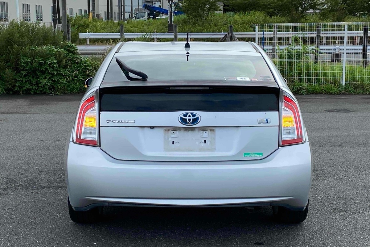 2012 Toyota Prius Carousel 1