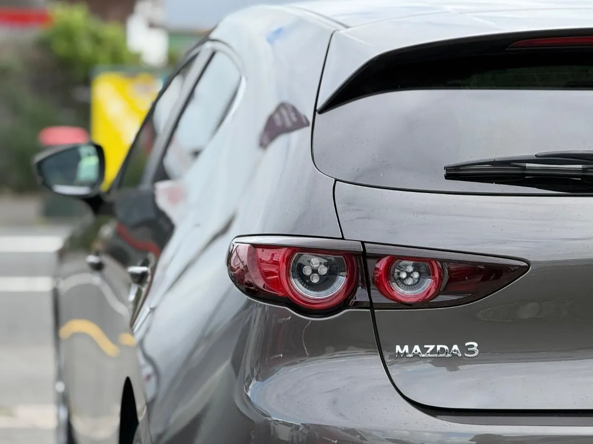 2021 Mazda 3  Carousel 5