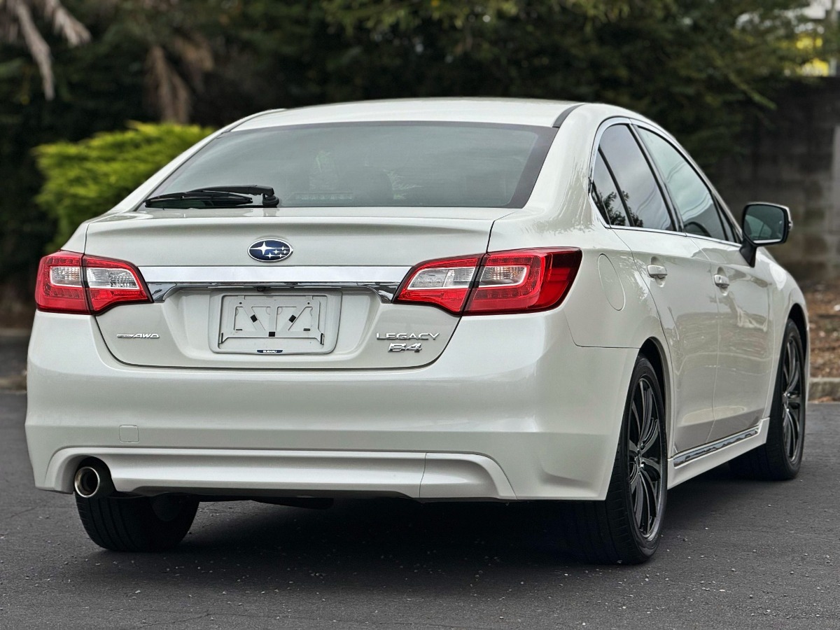 2014 Subaru Legacy Carousel 7