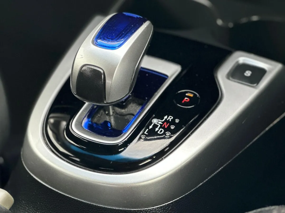 2013 Honda Fit HYBRID F Carousel 8