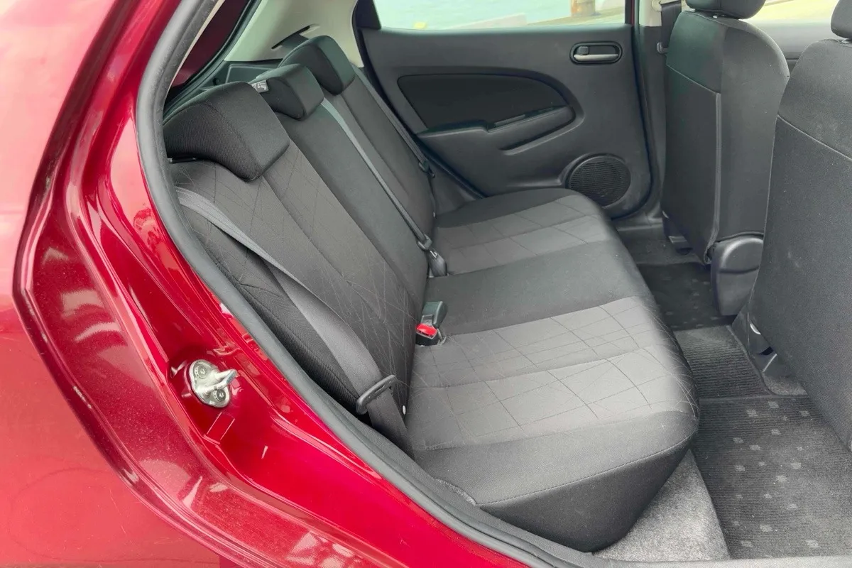 2013 Mazda Demio SKYACTIVE Carousel 9