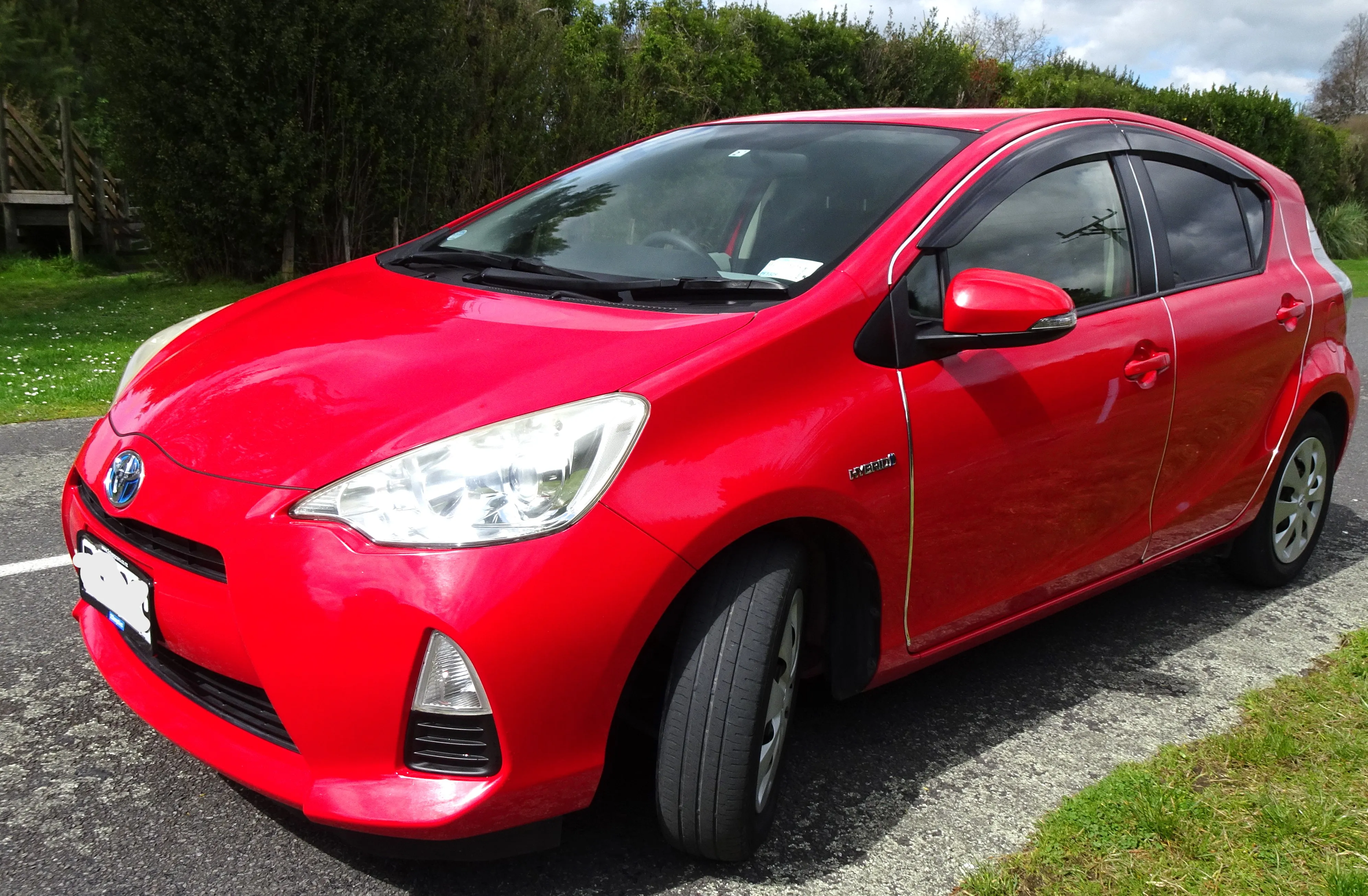 2013 Toyota Aqua Push Button start Carousel 1