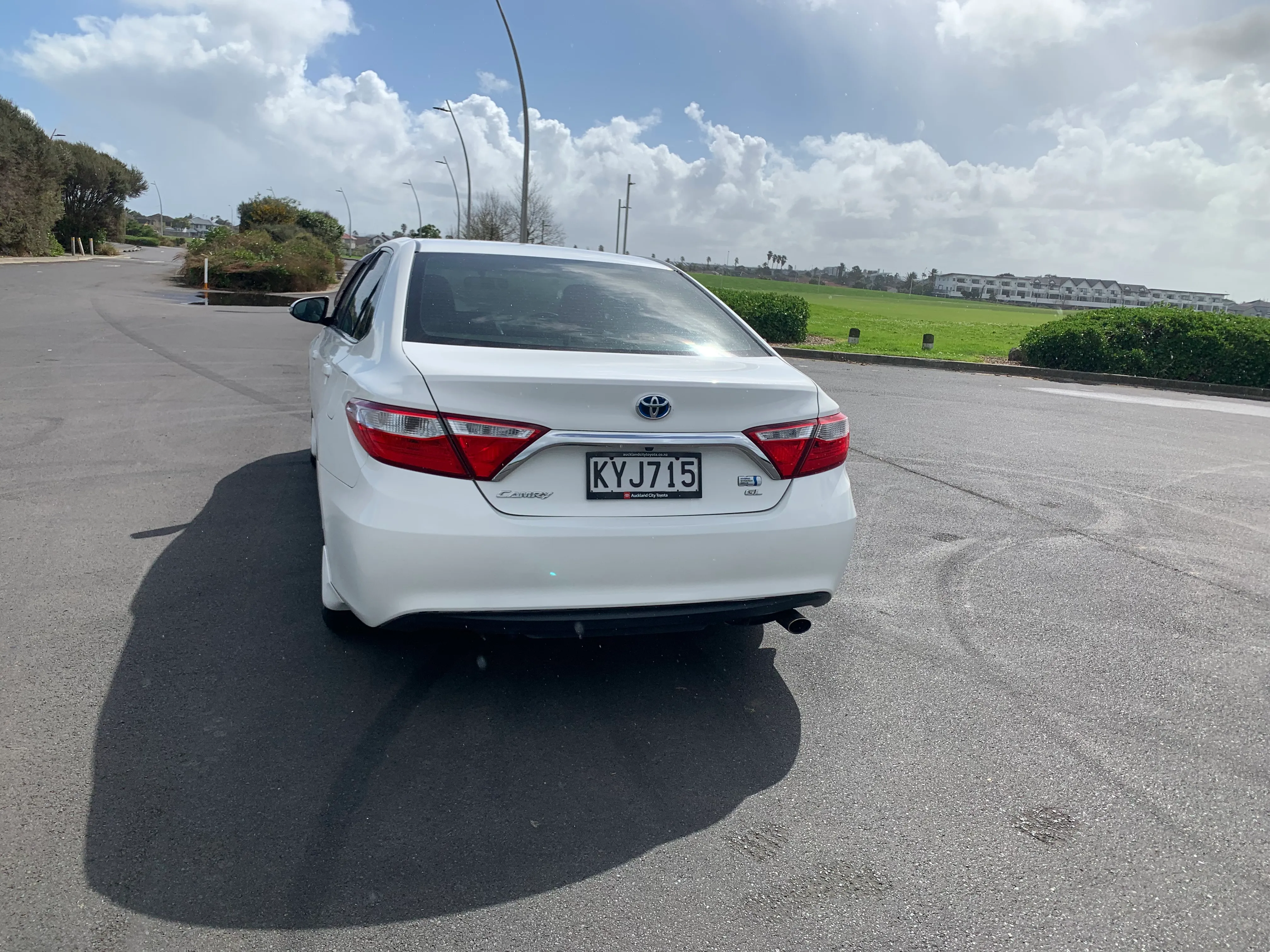  Toyota camry GL 2017 HYBRID urgent sale $11,500 Carousel 3