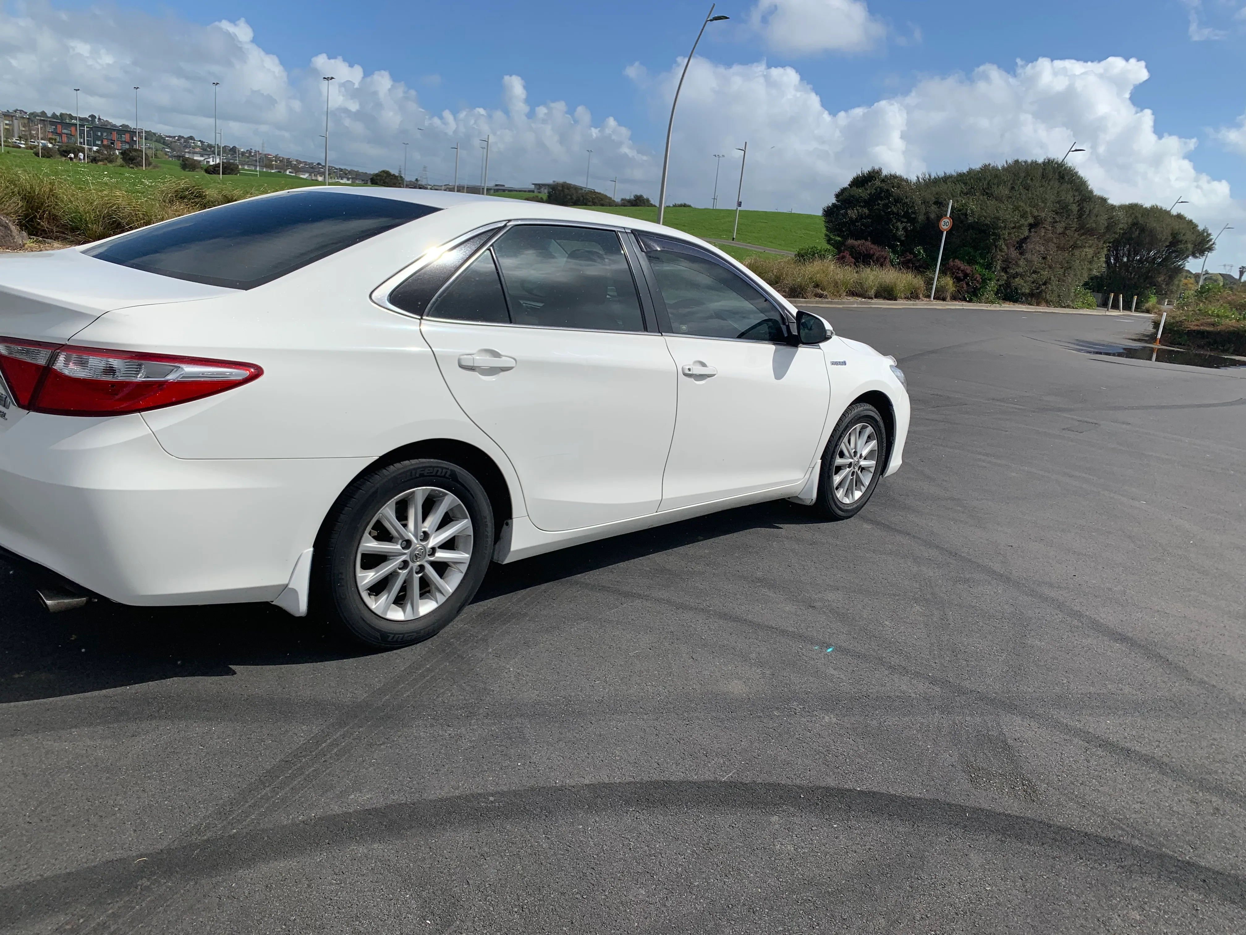  Toyota camry GL 2017 HYBRID urgent sale $11,500 Carousel 2