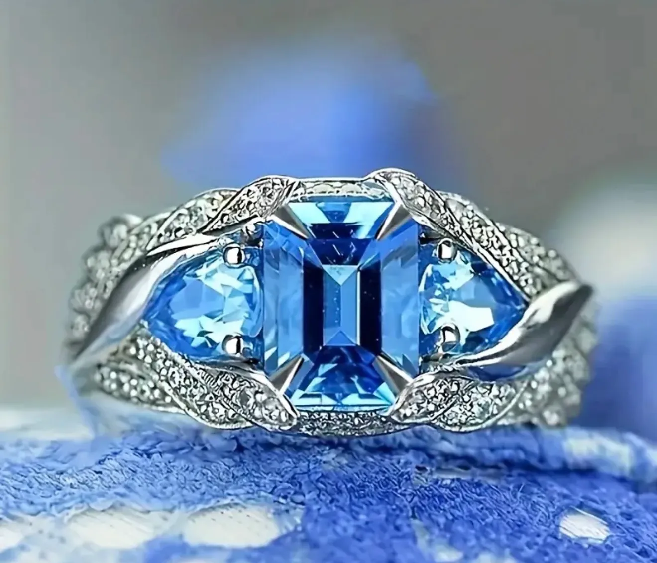 Ladies blue stone ring size 9