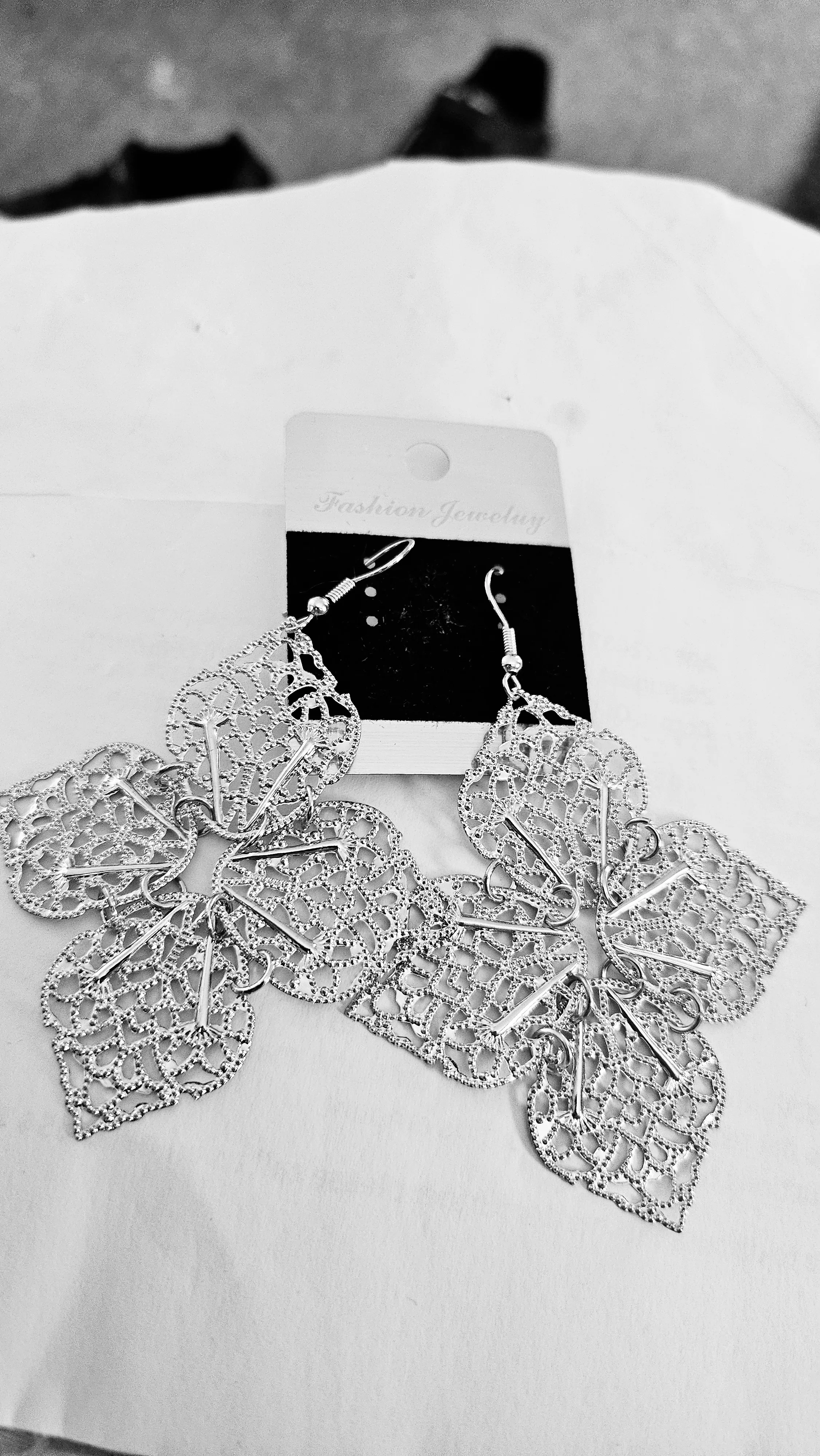 3x pairs of ear rings Carousel 3