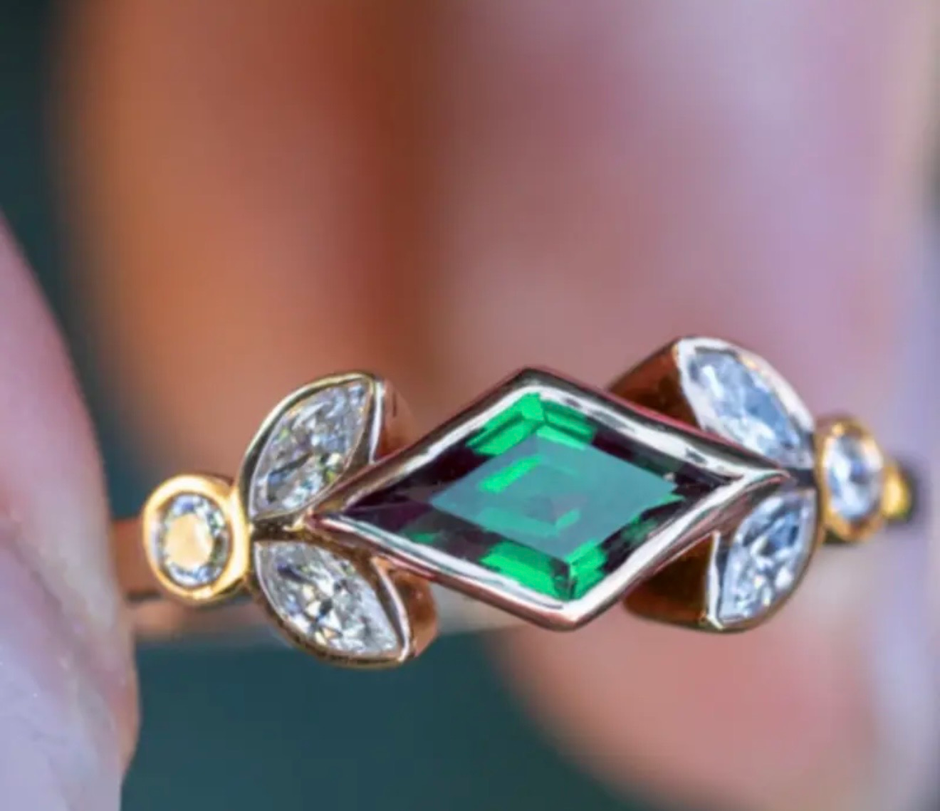 Ladies gold plated ring size 9