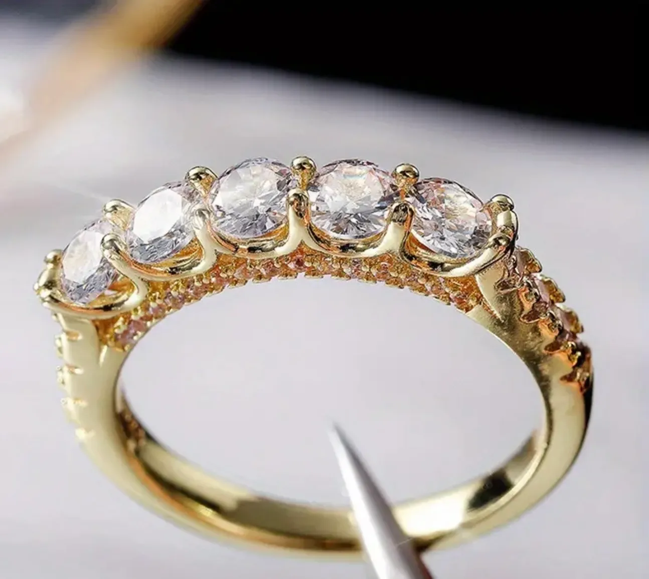 Classic design ring size 9 Carousel 1